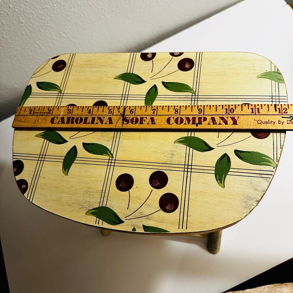 Vintage Tender Heart Treasure Cherry painted Wood Folding Stool Stand Indoor - Picture 11 of 12